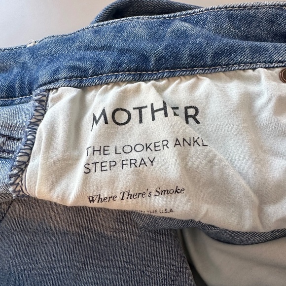 Mother The Looker Ankle Step Fray in Where There's Smoke | Size 31 - Picture 13 of 16